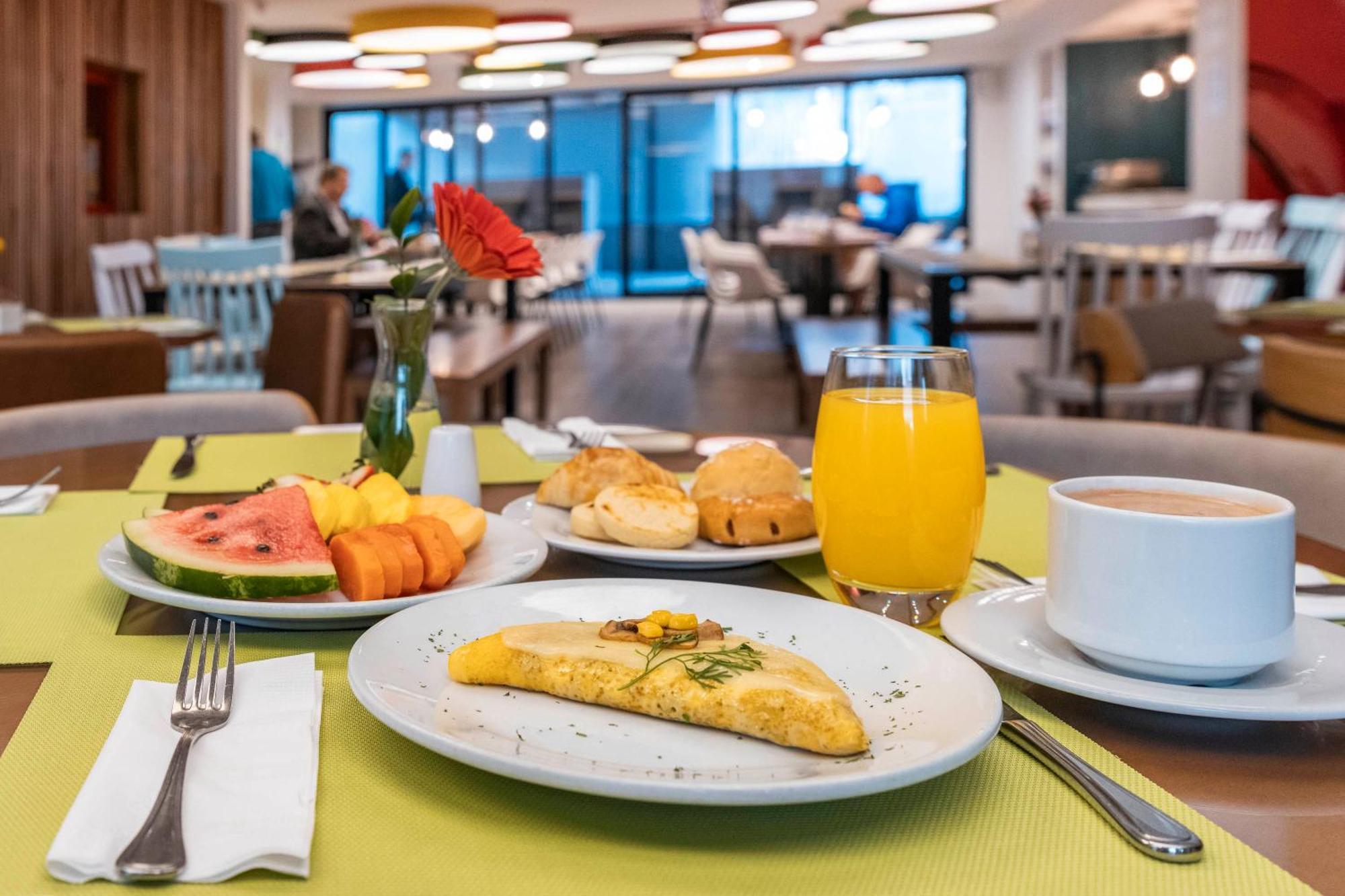 Suites By Vilar America Bogota Buitenkant foto