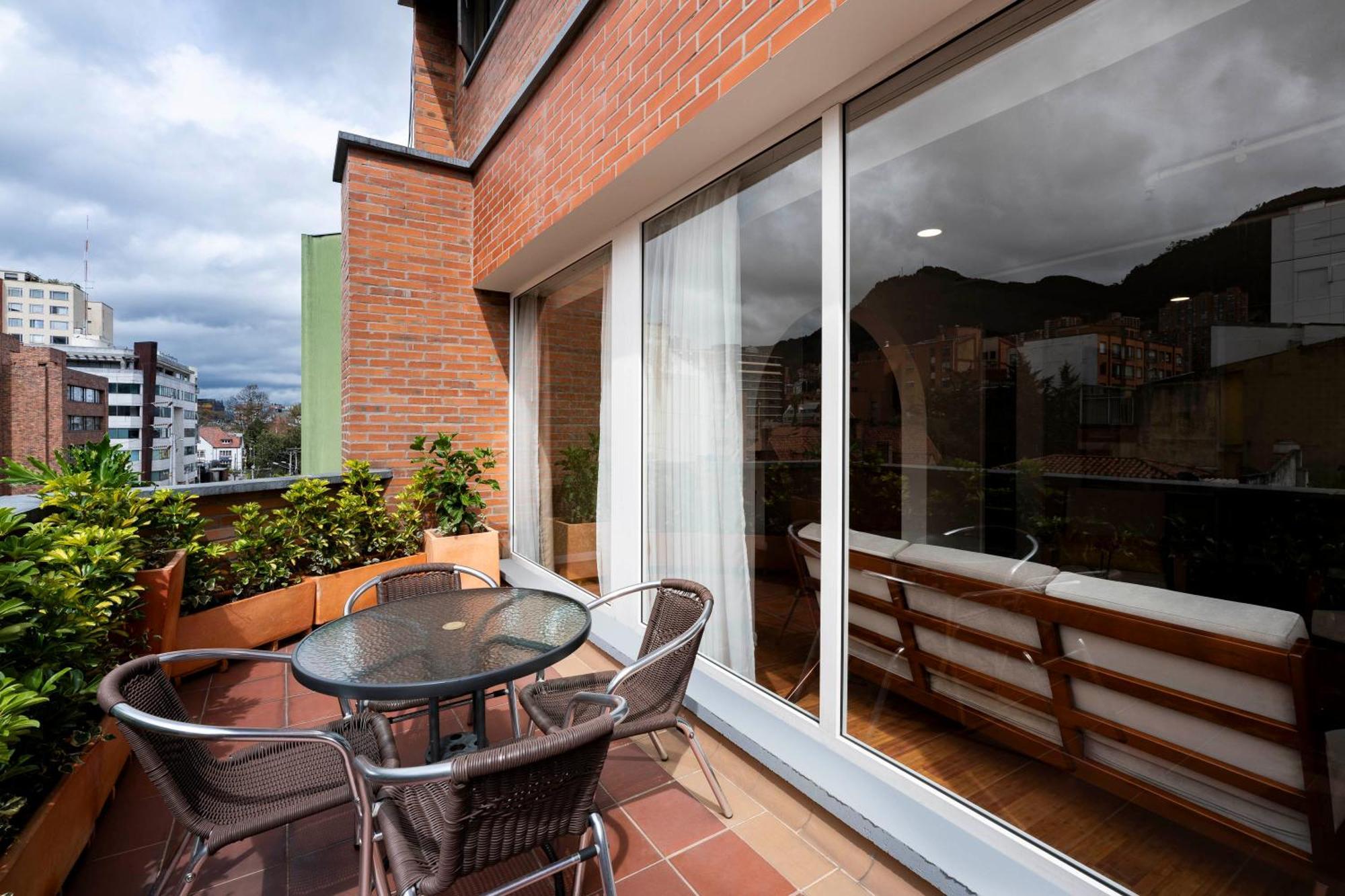 Suites By Vilar America Bogota Buitenkant foto